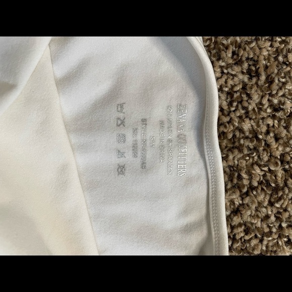 Zenana Outfitters S/M white crisscross cami - Picture 3 of 3